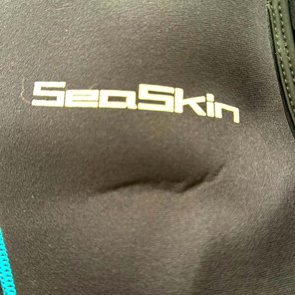 SeaSkin XS Neoprene Shorty Wetsuit Black & Blue Stitching - Picture 2 of 5